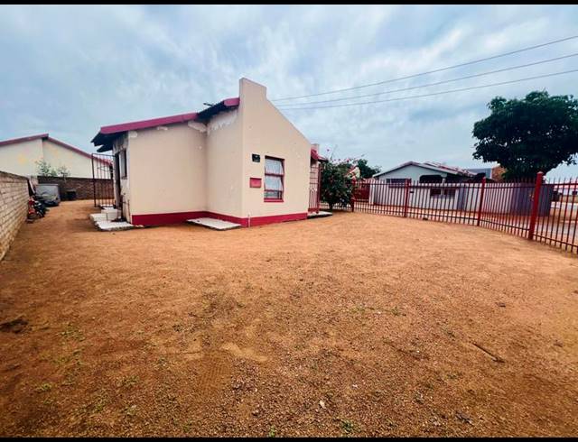 2 BEDROOM HOUSE FOR SALE IN LEBANON